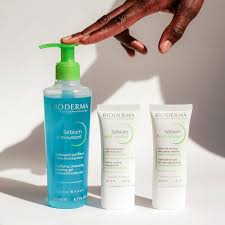 Bioderma Sébium Pore Refiner 30 ml – soin correcteur pour pores dilatés, affine le grain de peau, matifie et prépare la peau au maquillage