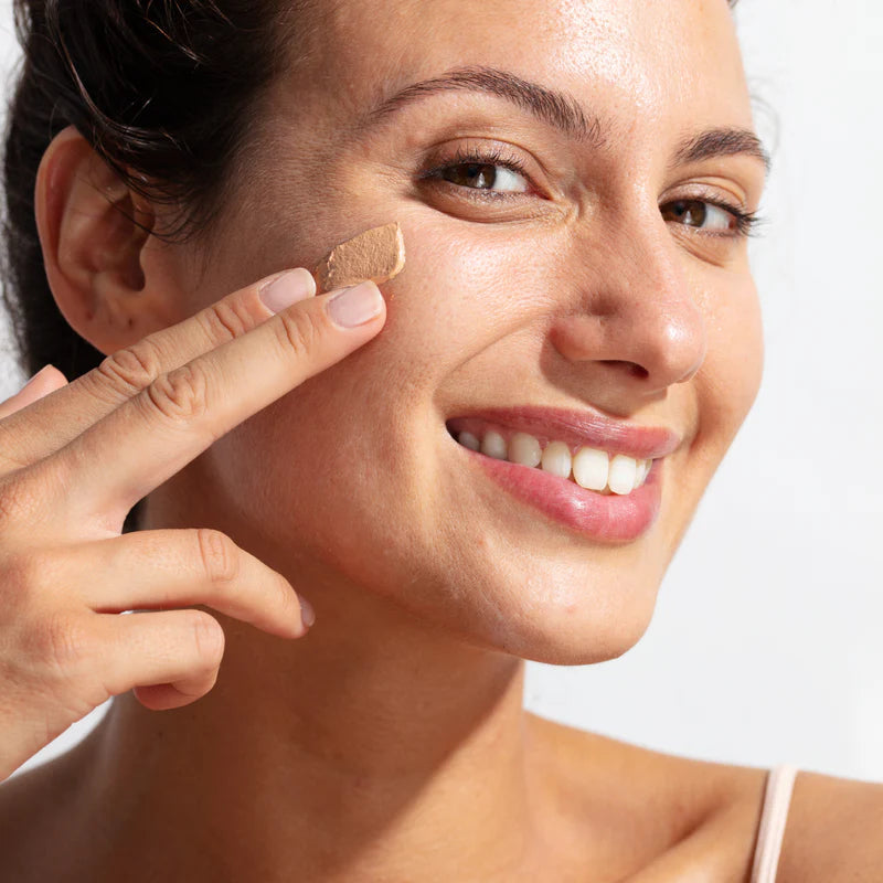 SVR Sun Secure Mineral Tinted Sunscreen SPF50+ – écran solaire minéral teinté pour peaux normales à mixtes, haute protection et effet bonne mine