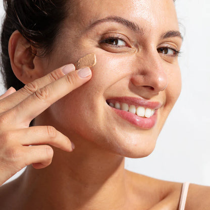 SVR Sun Secure Mineral Tinted Sunscreen SPF50+ – écran solaire minéral teinté pour peaux normales à mixtes, haute protection et effet bonne mine