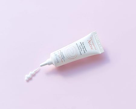 Avène Soothing Eye Contour Cream in Skincare Routine – Hydrating and Calming for Sensitive Eyes