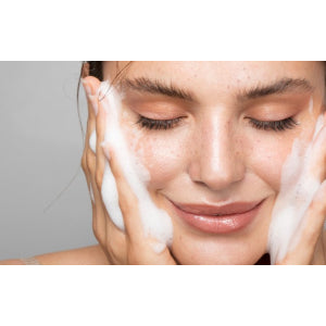 Bioderma Sebium Gommant 100ml – exfoliating gel for oily and combination skin, reduces blemishes and tightens pores