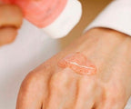 Avène Gentle Exfoliating Gel – mild exfoliating gel with soothing Avène Thermal Spring Water for sensitive skin.